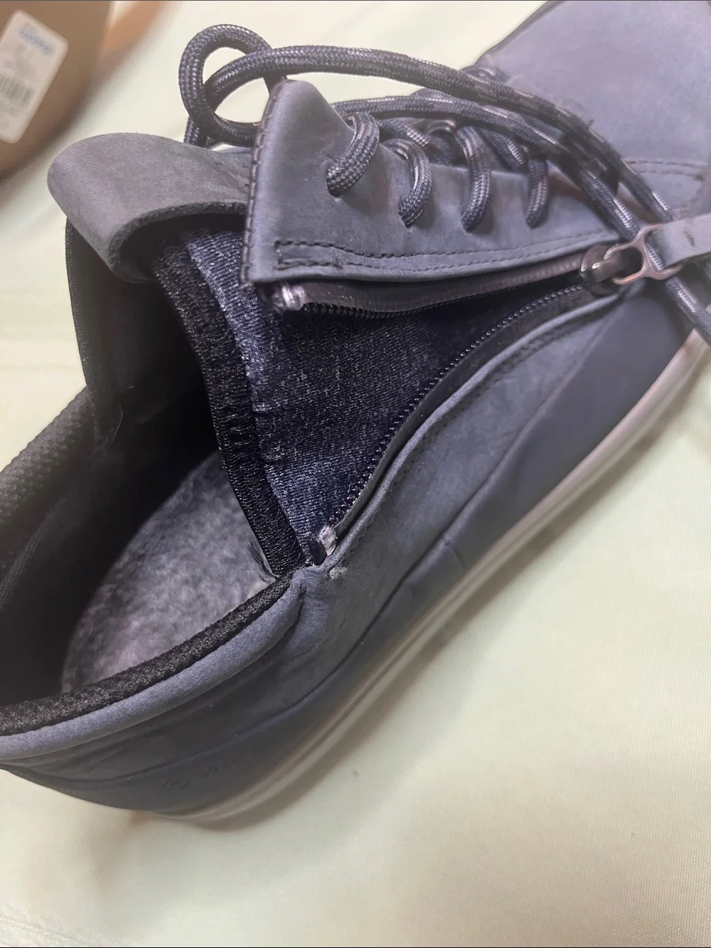 Ecco women’s Navy Lace-Up Casual Sneakers